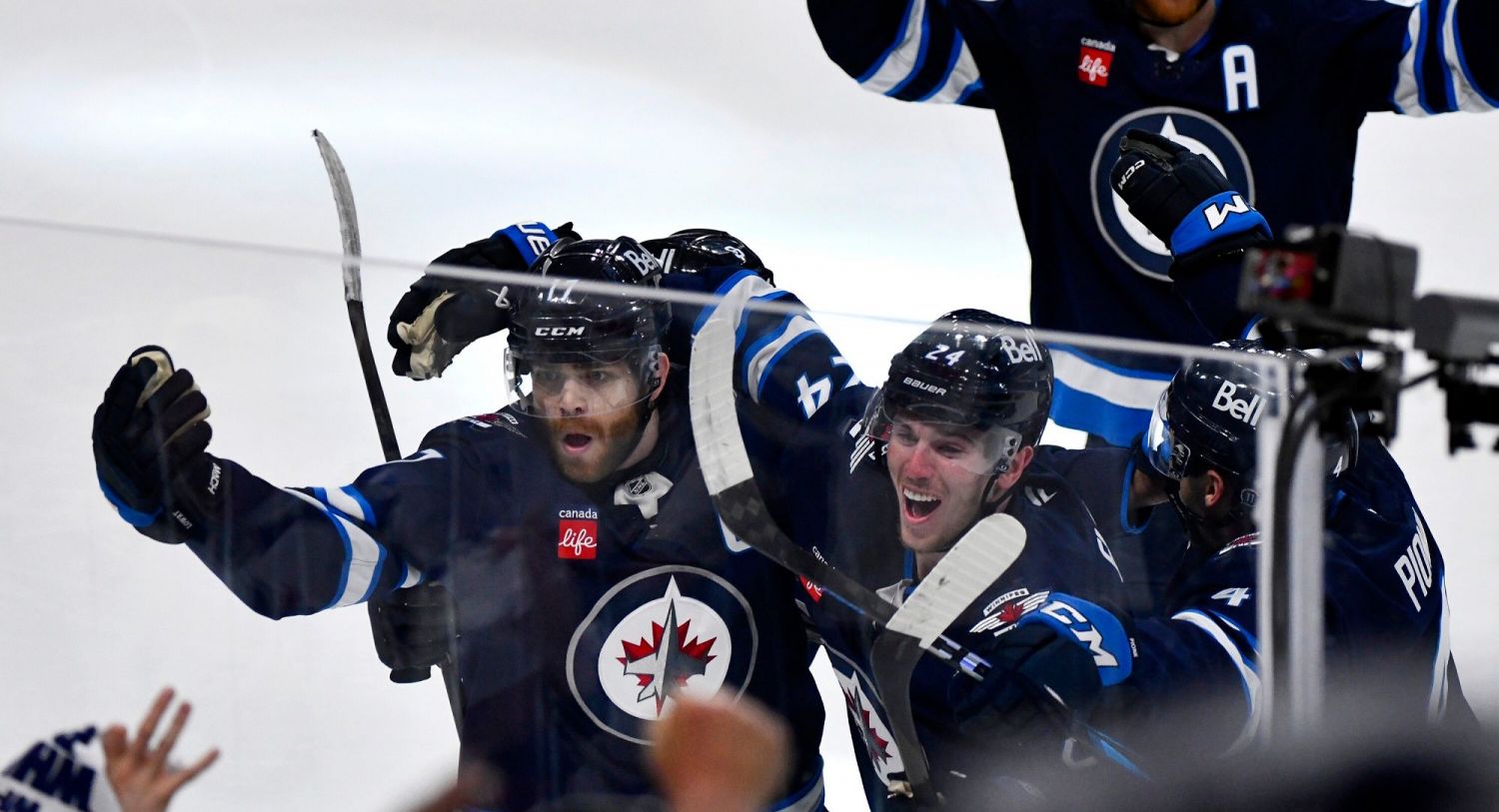 Die Winnipeg Jets ziehen nach einem 96 Minuten-Drama in die nächste Runde ein.